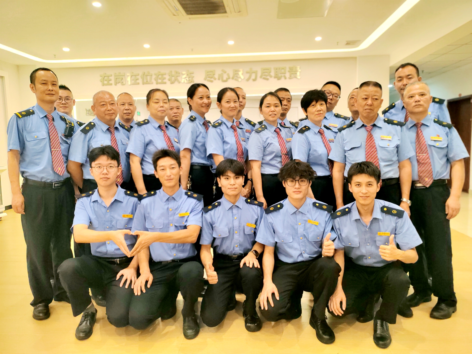 跟车4_副本.jpg 跟车4_副本.jpg