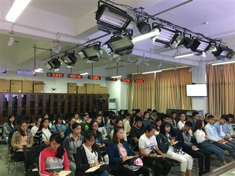 E:workwechat管理系第一届团总支学生会全体会议照片IMG_2972.JPG