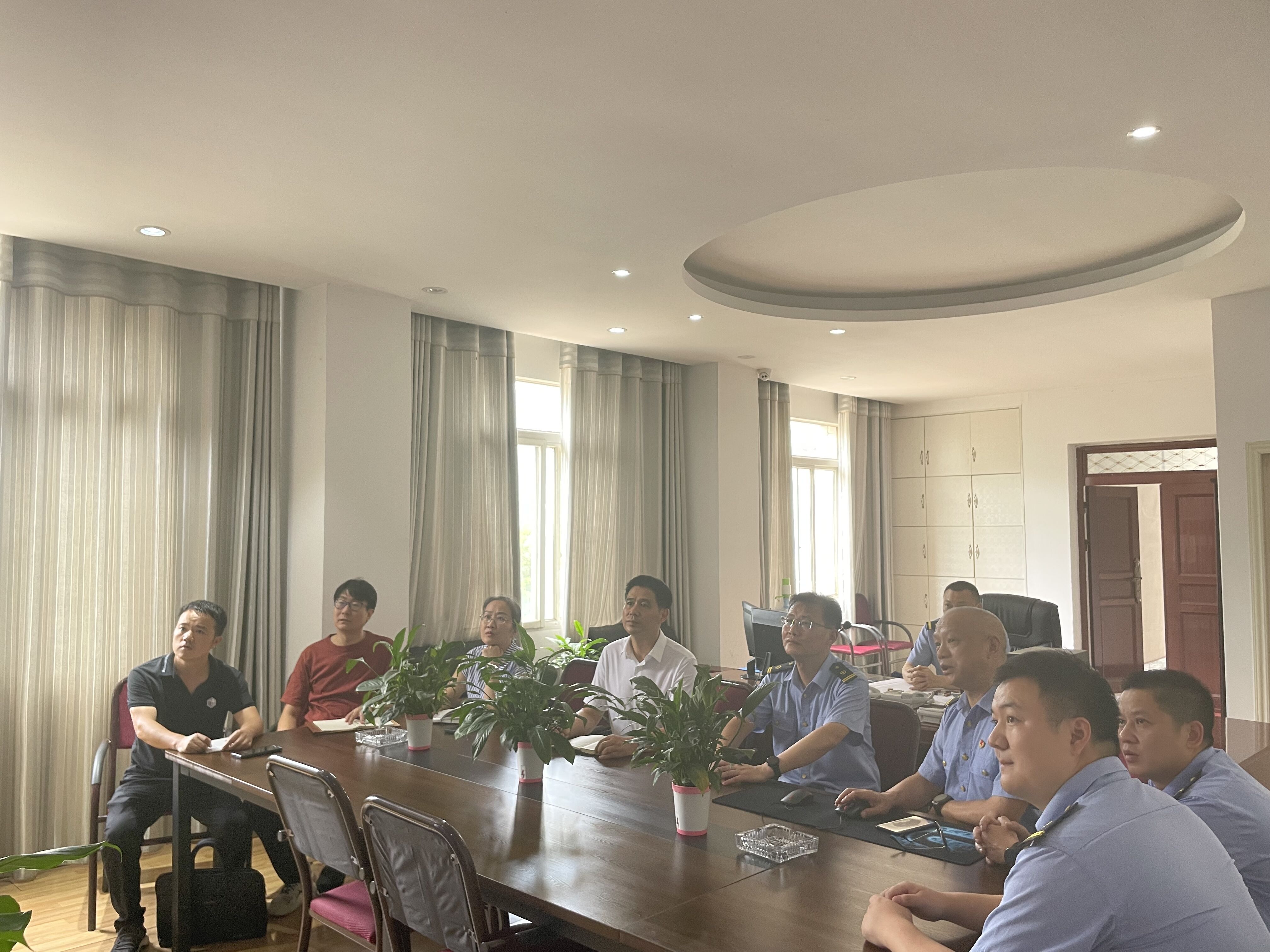机车车辆学院赴蜀道集团川铁（宜宾）铁路有限责任公司考察调研2.jpg
