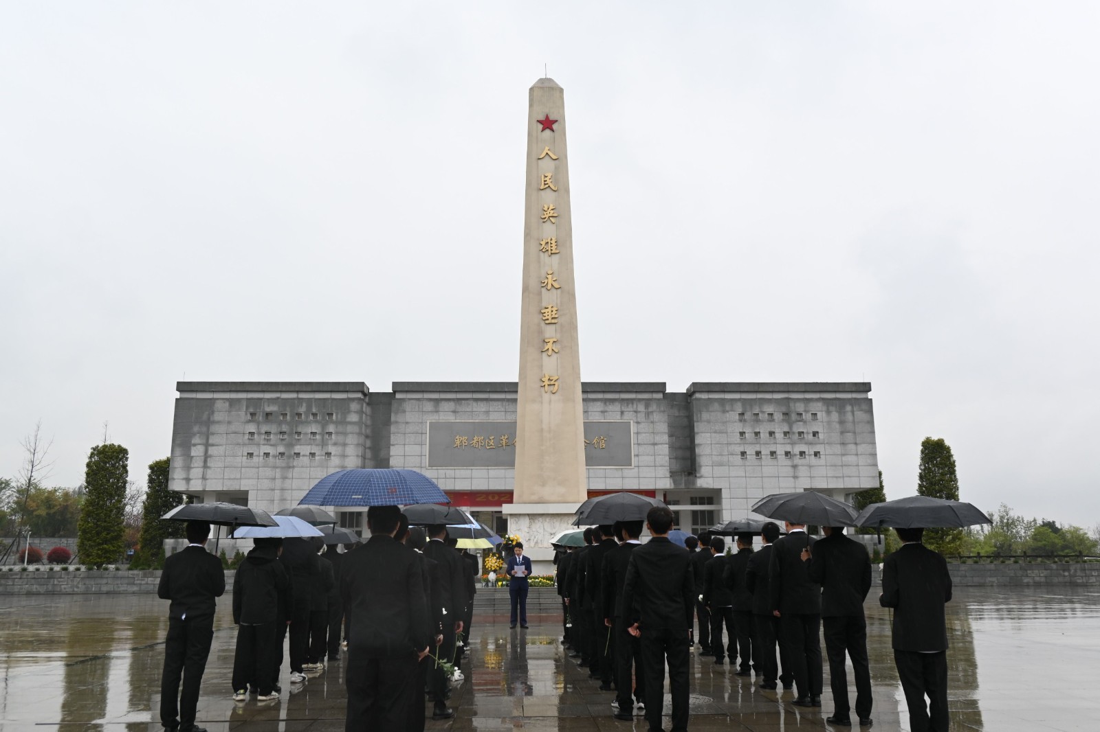 烈士陵园2.JPG