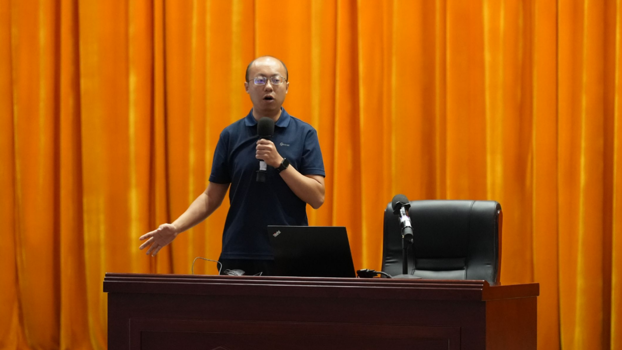 校内专家.png