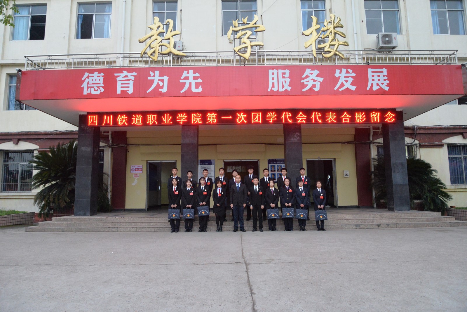 DSC_3413.JPG DSC_3413.JPG